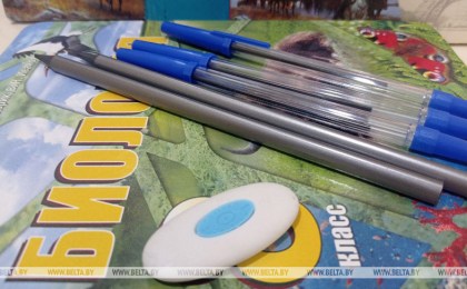 Рабочее место школьника: как выбрать и где разместить стол для домашних заданий