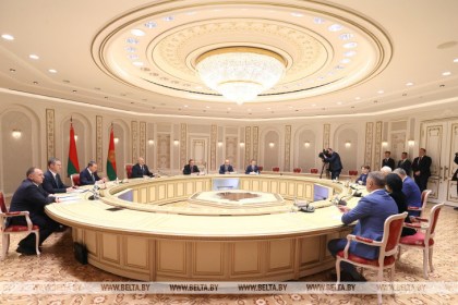 Новые гранд-проекты с Россией, контроль над дронами и образ «деревни будущего». События и итоги недели Президента