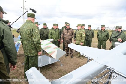Александр Лукашенко ознакомился с организацией узла сопротивления укрепрайона в Брестской области