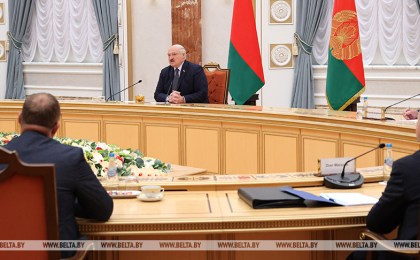 «Мы не воссоздаем КПСС»: Лукашенко обозначил свою позицию по партийному строительству в Беларуси