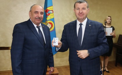 Вместе – во благо страны: 22 ноября кобринчанам торжественно вручили партийные билеты Белорусской партии «Белая Русь»