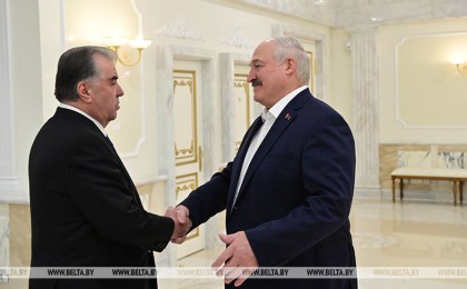Лукашенко на встрече с Рахмоном заявил о готовности наращивать товарооборот и поддержал открытие мощного торгового центра