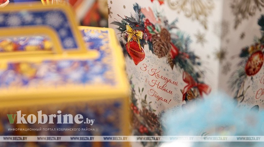 Сколько стоят новогодние сладкие подарки, рассказали в МАРТ