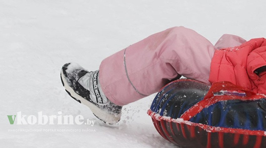 Более 200 детей с начала зимы обратились в больницы Беларуси с травмами после катания с горок