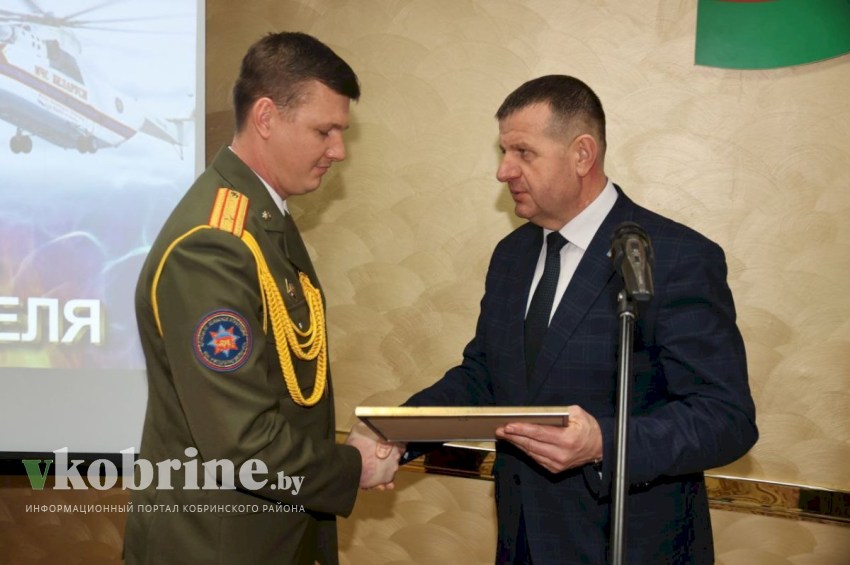 Праздничная программа, посвящённое Дню спасателя, проходит в Кобринском Дворце культуры