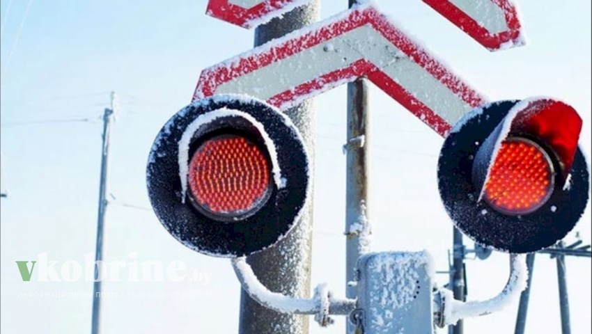 Жители Кобрина пожаловались на работу железнодорожного переезда в районе нефтебазы