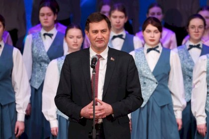 Рыженков: впервые отдать свой голос за страну - это яркое событие, еще важнее - осознанно проголосовать
