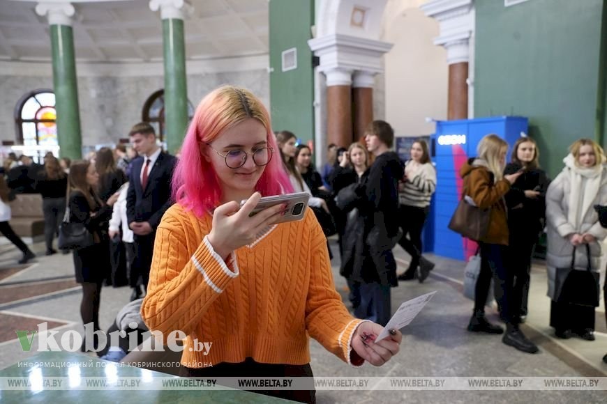 Стильные новогодние открытки - скачать бесплатно