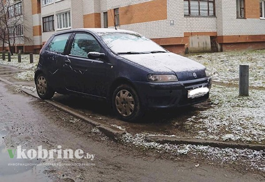 В Кобрине не теряет актуальности проблема парковок по правилам