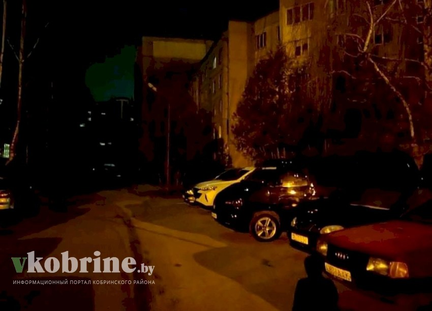 На улице 700-летия Кобрина пропало уличное освещение. В чем проблема?