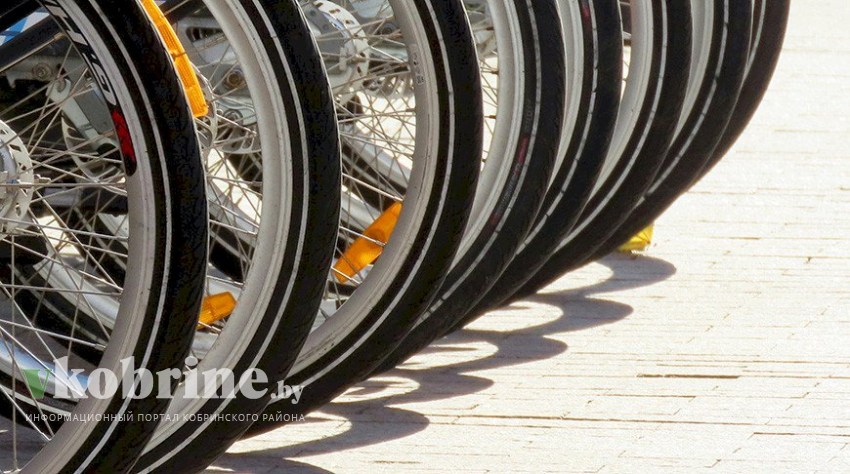 Нужно ли устанавливать световые приборы на велосипед, рассказали в ГАИ