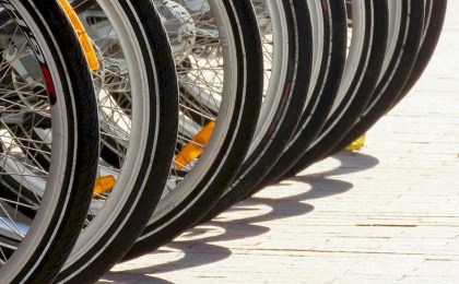 Нужно ли устанавливать световые приборы на велосипед, рассказали в ГАИ