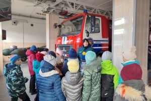 Работники Кобринского РОЧС организовали экскурсию в пожарную аварийно-спасательную часть №1 для ребят из ГУО «Гимназия г. Кобрина»