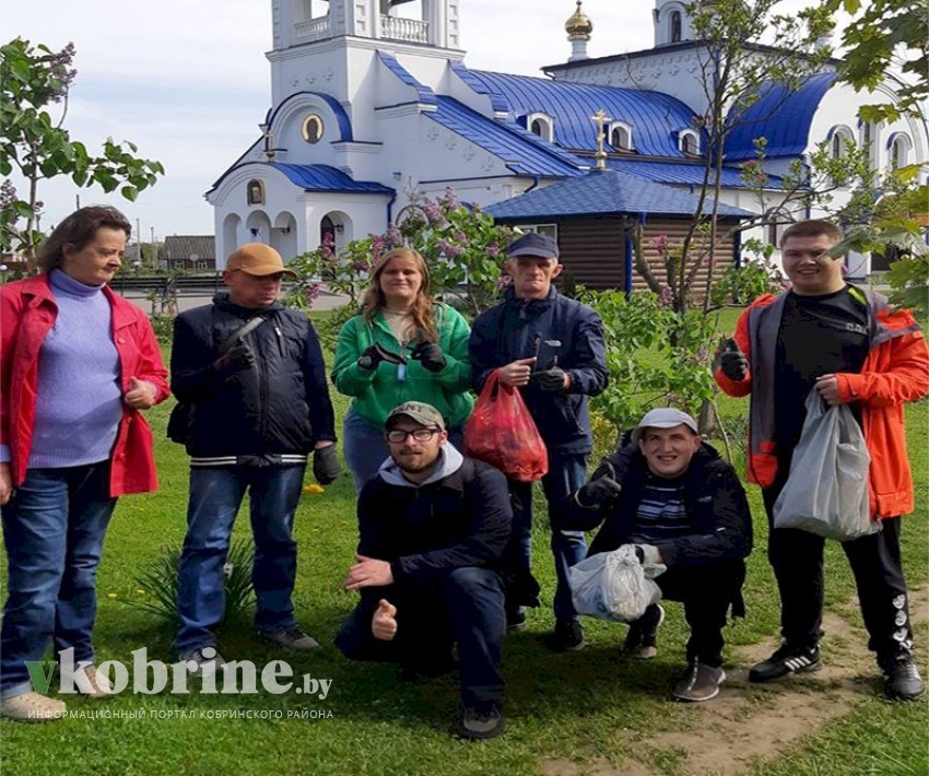 В Кобрине прошла акция «Чистый город» в рамках сотрудничества с Белорусской Православной Церковью и с участием людей с инвалидностью