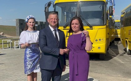 Брестская область получила 25 новых школьных автобусов