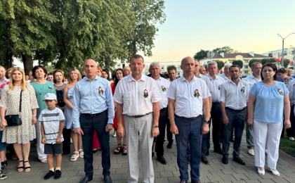 В Кобрине состоялось торжественное открытие Аллеи Славы «Герои, освободившие Кобрин»