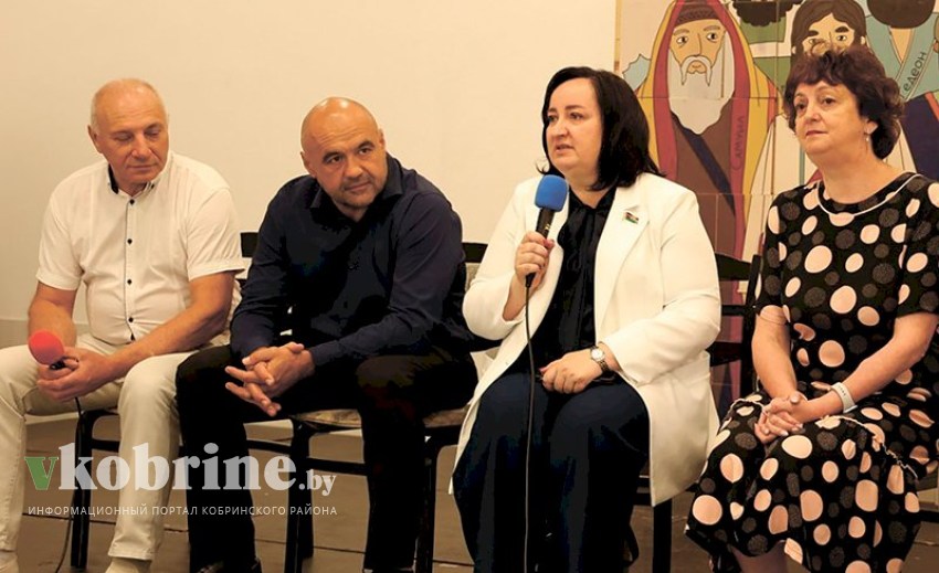 Депутат Палаты представителей Национального собрания Республики Беларусь Полина Василюк посетила ДОЦ «Жемчужинка»: как это было