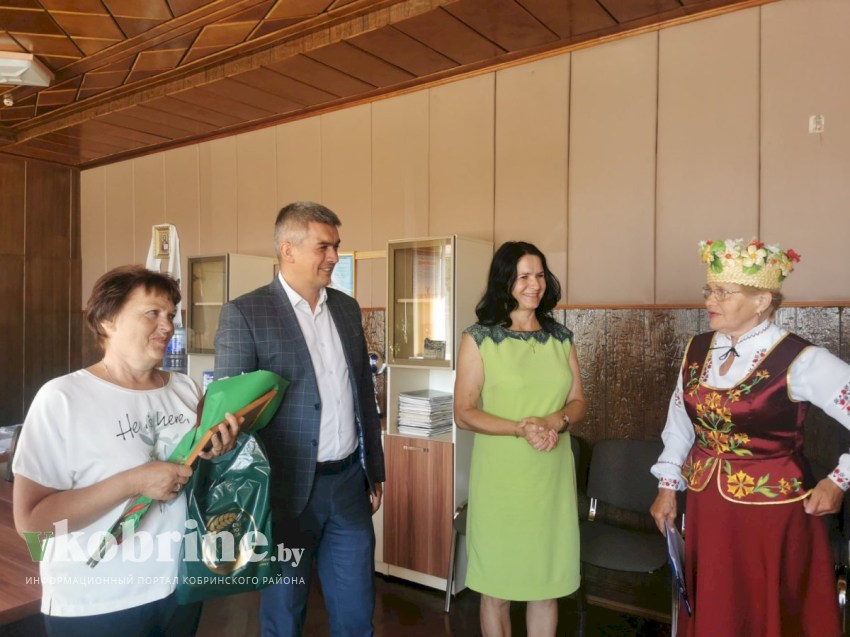  На Кобринщине чествовали сразу двух женщин-кладовщиков
