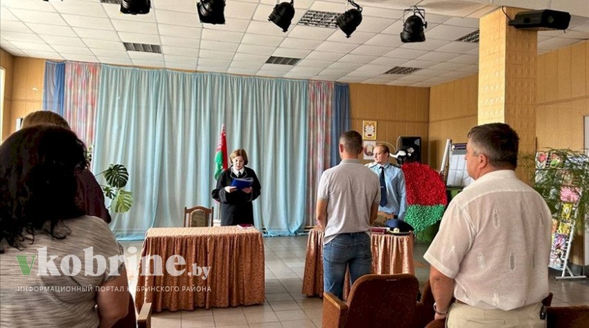 Более 500 л топлива присвоил водитель предприятия АПК в Кобринском районе