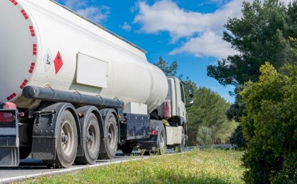 Как безопасно перевозить жидкое моторное топливо в автомобильных цистернах