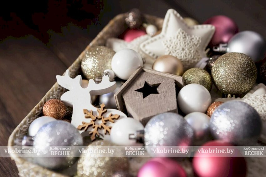 Когда лучше всего ставить новогоднюю елку?