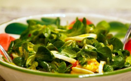 Стали известны рецепты лучших новогодних салатов из печени трески: 5 самых вкусных вариантов