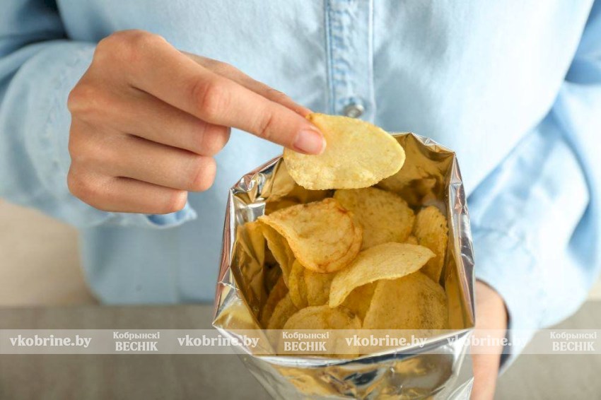 Терапевт рассказала, сколько можно съедать чипсов без вреда для здоровья