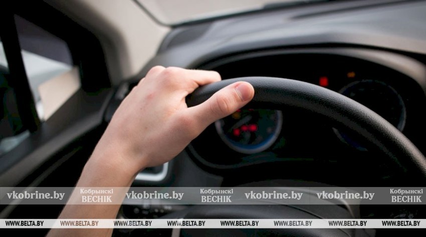 Житель Кобрина угнал два автомобиля и на одном из них попал в ДТП