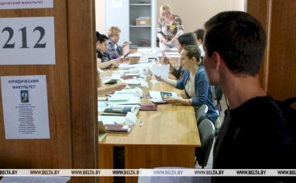 Абитуриенты смогут предварительно записаться на подачу документов в вузы