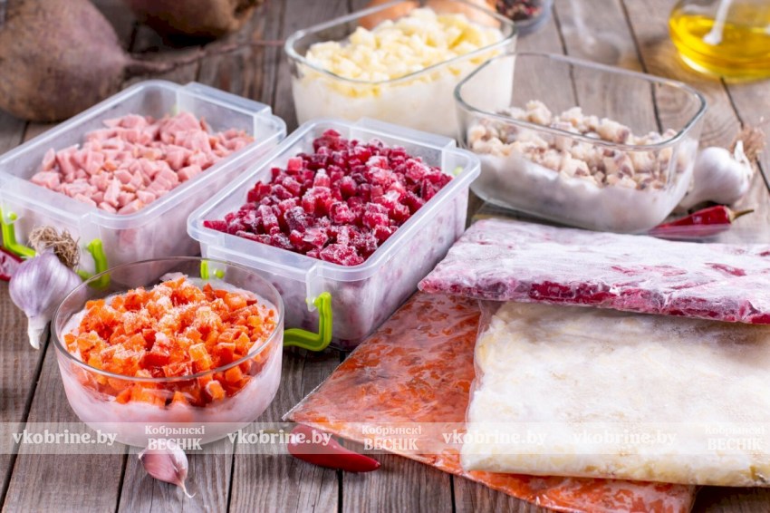 Замораживали сырые яйца или молочные продукты? Вот и зря - узнали, что еще нельзя класть в морозилку