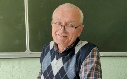 «Моя душа - в школе, среди учеников» - почти 40 лет кобринчанин Николай Кравчук учит детей 