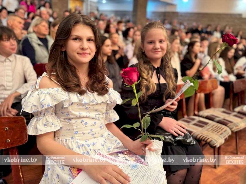 Выпускной вечер в Кобринской Детской школе искусств. ФОТОРЕПОРТАЖ