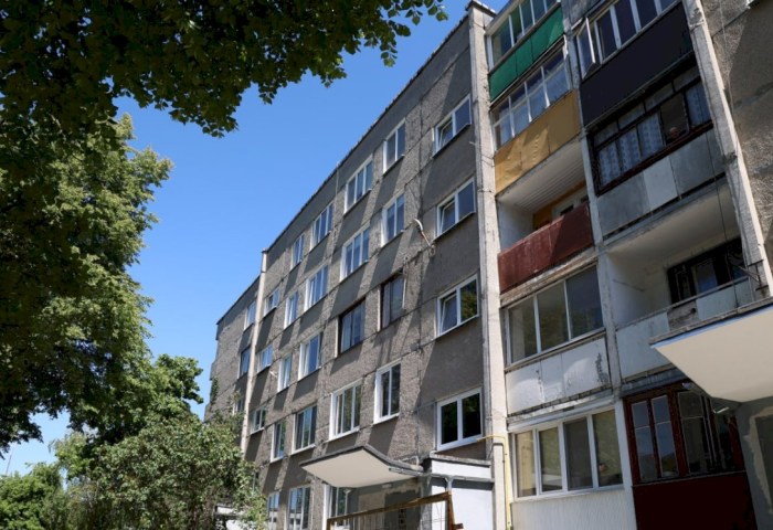 В Кобрине в ходе ремонта кровли затопило жильцов: все будет исправлено за счет виновников