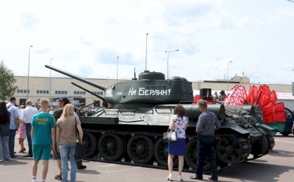Легендарные танки Т-34 сегодня приехали в Кобрин