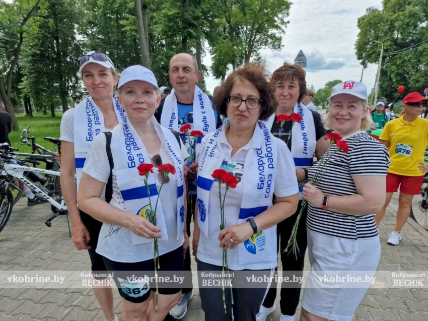 Участники «Viva Ровар» отдали дань памяти героям ВОВ
