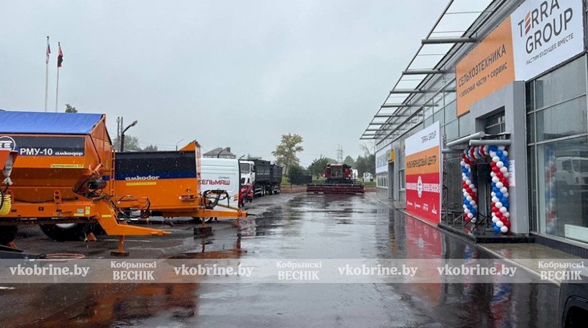 «АМКОДОР» представил продукцию в новом мультибрендовом центре в Орловской области