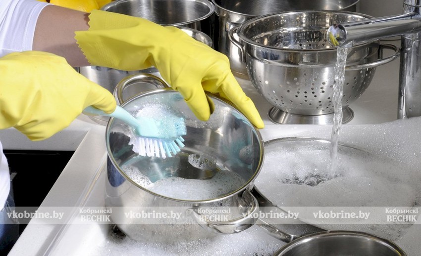 Советы для дома: как очистить дно пригоревшей кастрюли