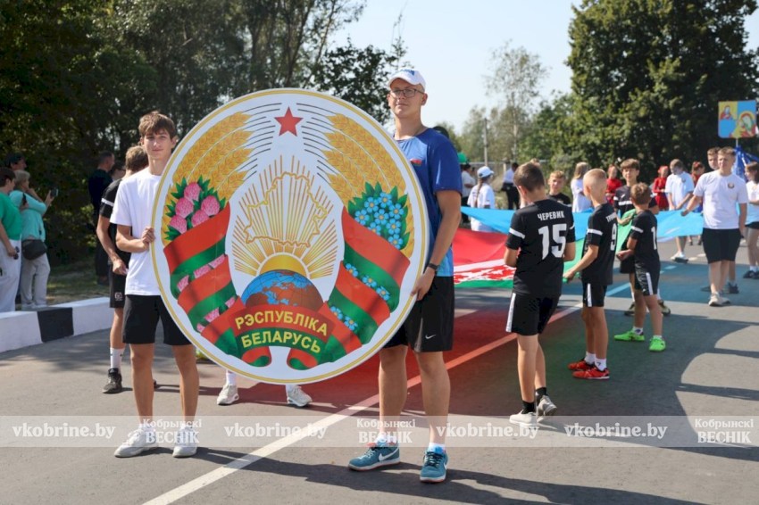 Праздничное шествие коллективов сельскохозяйственных организаций района оставило яркие впечатления. ФОТОРЕПОРТАЖ