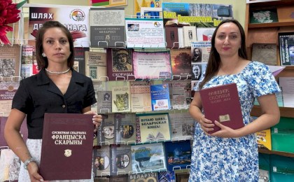 Свята слова, свята кнігі - у чытальнай зале Кобрынскай бібліятэкі створана экспазіцыя да Дня беларускага пісьменства