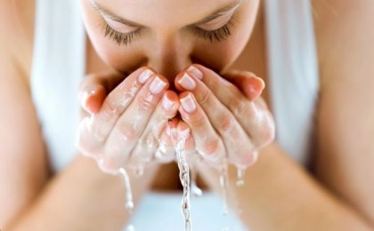 Косметолог назвала распространенные ошибки при ежедневном очищении кожи лица