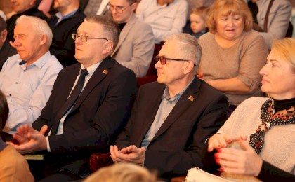 «Отцовство, как и материнство, это ежедневный труд» - в Кобринской детской школе искусств праздновали День отца