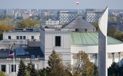 Правительство Польши представило Сейму проект бюджета на 2026 год с рекордным дефицитом (271,7 млрд злотых) 