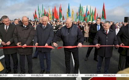 Работа на Полесье, подарок к 7 ноября, череда докладов и прогнозы на год. Итоги недели Президента