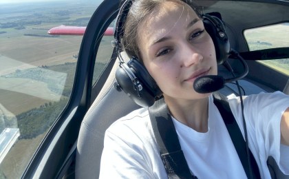 Небо выбирает смелых: путь кобринчанки Дарьи Комарчук в профессию пилота