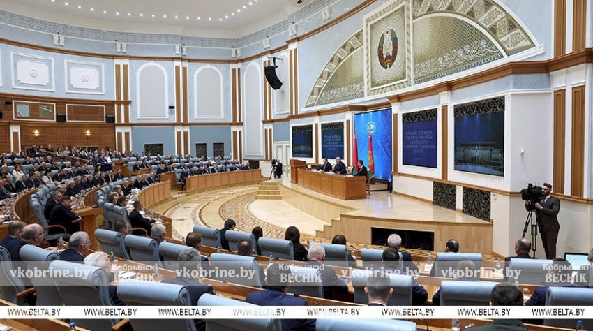 Апгрейд для Полесья, кадровый день, наука «без понтов» и лозунг для всей страны. Итоги недели Президента