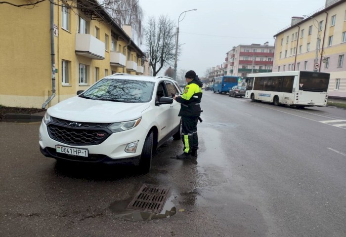 «Переобуйте» автомобиль вовремя - ваша жизнь в ваших руках! ОГАИ Кобринского РОВД проводит профилактическую акцию