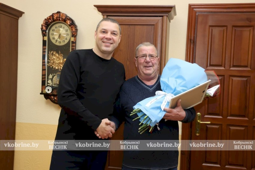 Золотой фонд предприятия: в «Кобринхимсервисе» торжественно поздравили водителя-юбиляра Александра Бартошука