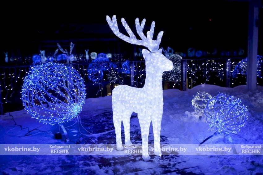 Создадим праздник вместе - в Кобринском районе объявлен конкурс на лучшее новогоднее оформление зданий и территорий