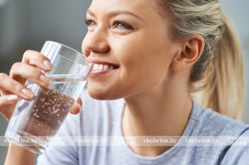 Сколько пить воды в день: врач назвала оптимальную норму