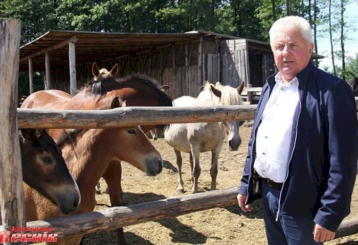 Василий Новик из д. Гирск: «Человек не должен оставаться одиноким – протянуть руку помощи просто, когда есть душа»